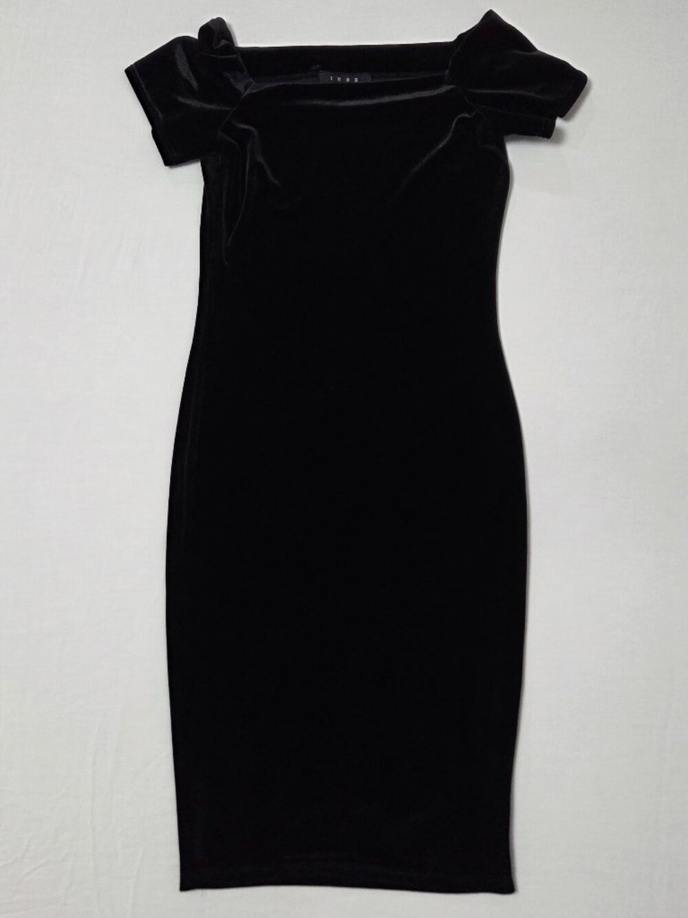 Snap Black Velvet Off-the-Shoulder Bodycon Dress Size S